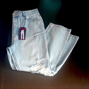 No Boundaries Super High-Rise Mom Jeans